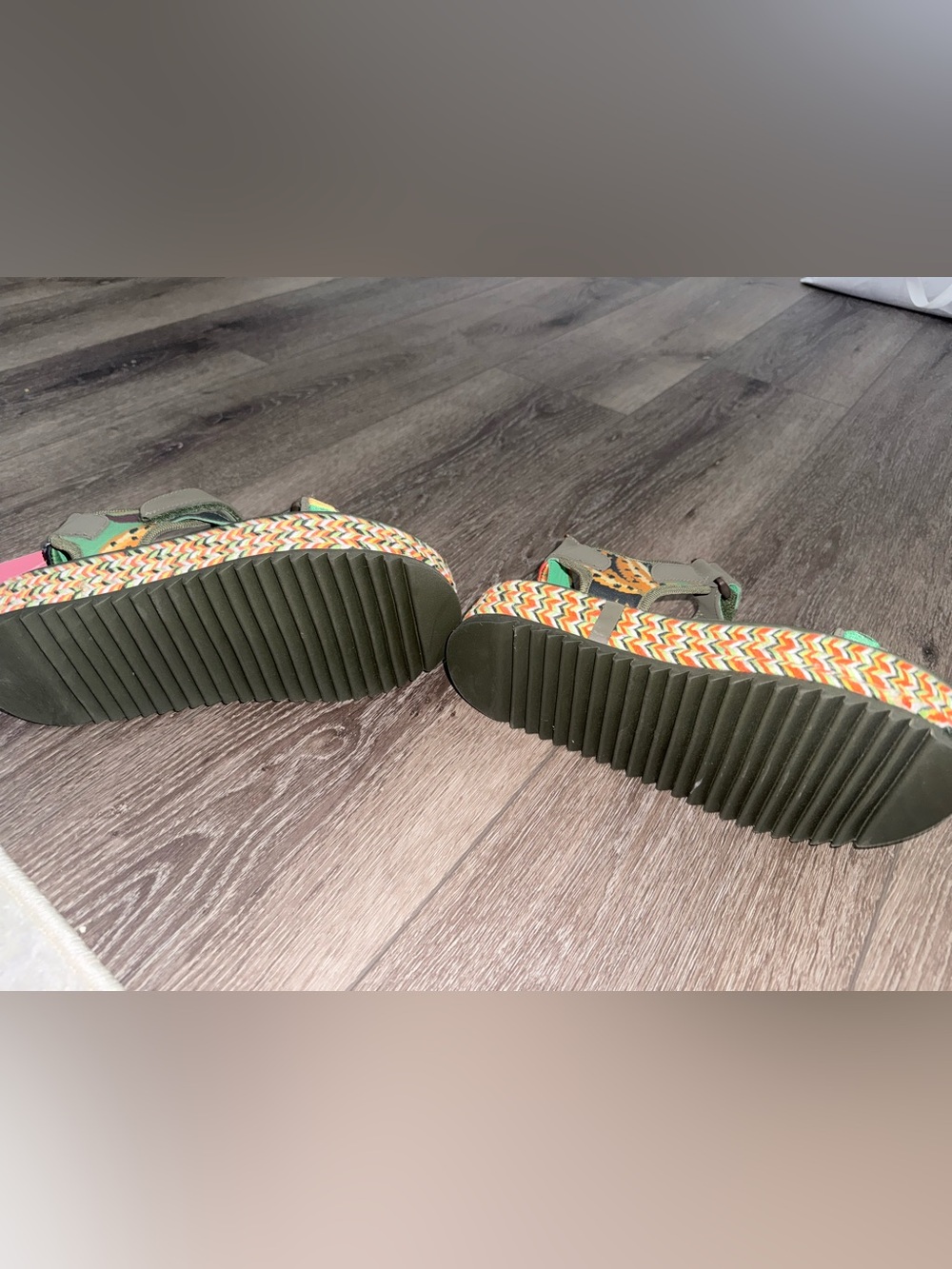 FARM Rio Vegan Green Multicolor Braided Platform Sandals - Picture 6 of 9